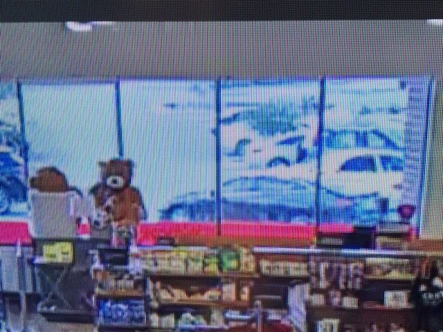 Sahuarita police searching for 2 men in unrelated shoplifting incidents